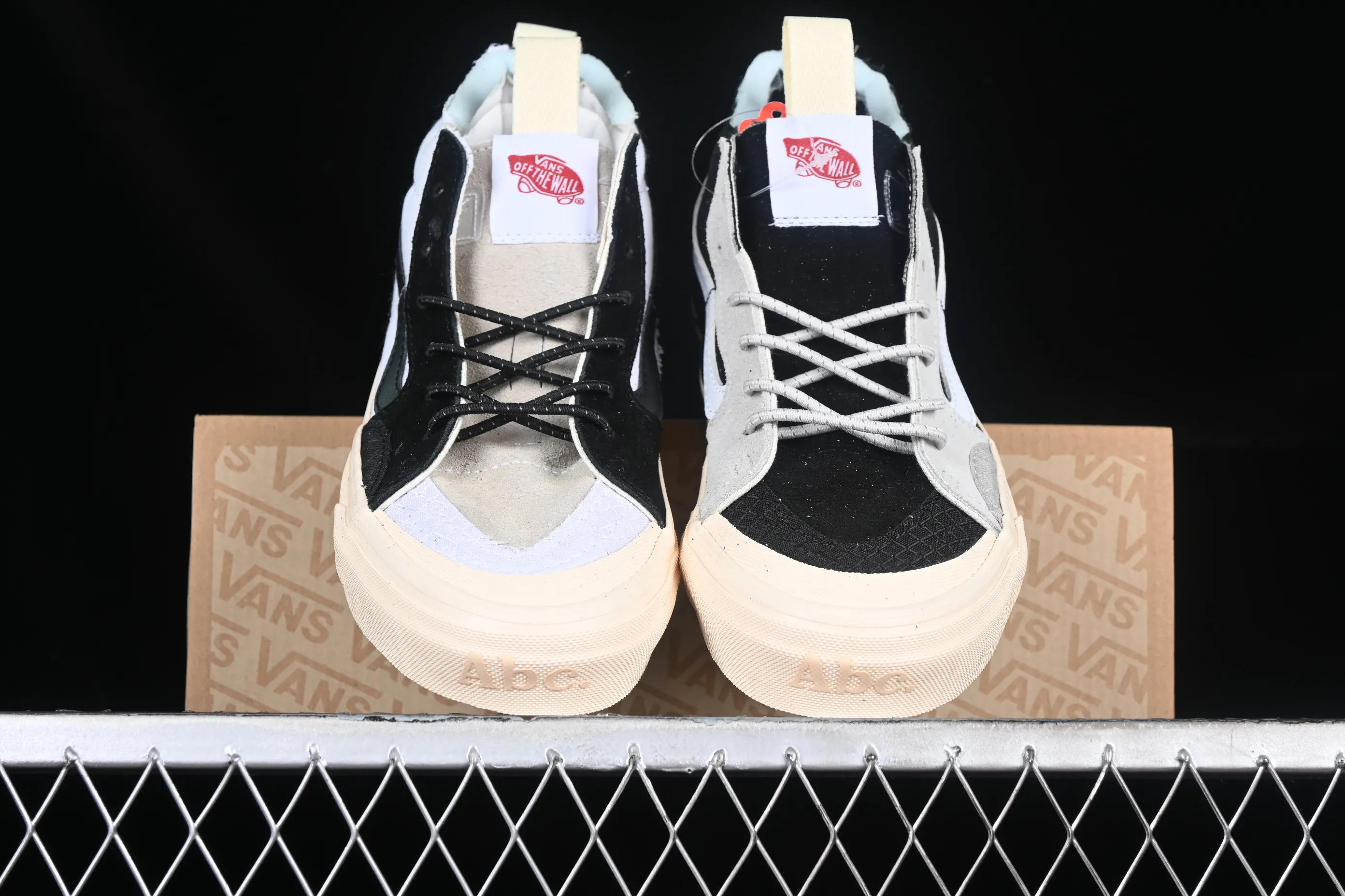 All categories Vans Vans series Vans Mid Vans China A.B.C x Vans Sk8-Hi Ext Vans joint high-top casual sneakers VN000BW6BZW
